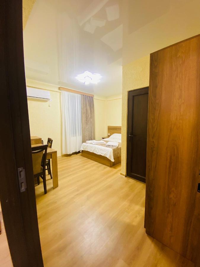 Hotel Sunrise Kutaisi Exterior photo