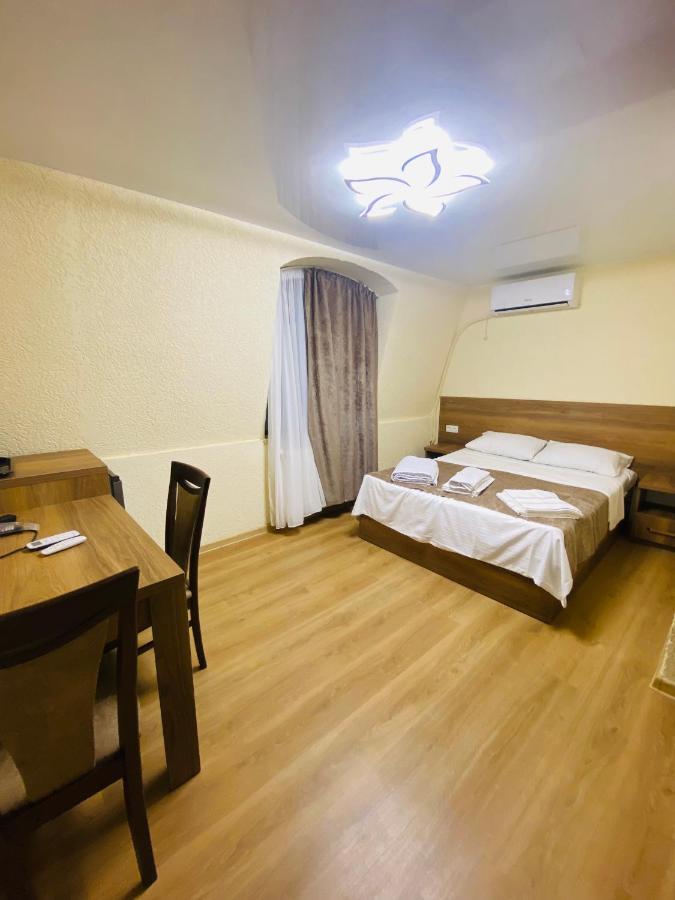 Hotel Sunrise Kutaisi Exterior photo